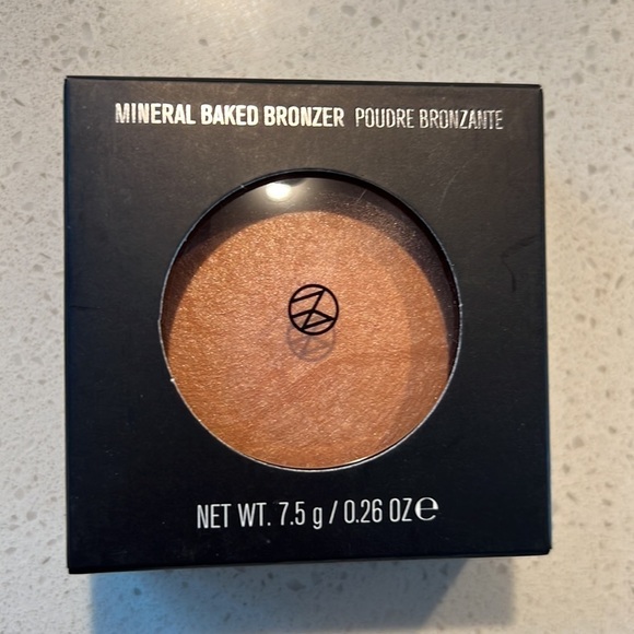 ILMAKIAGE mineral baked bronzer-Paparazzi. Brand new! - Picture 2 of 2